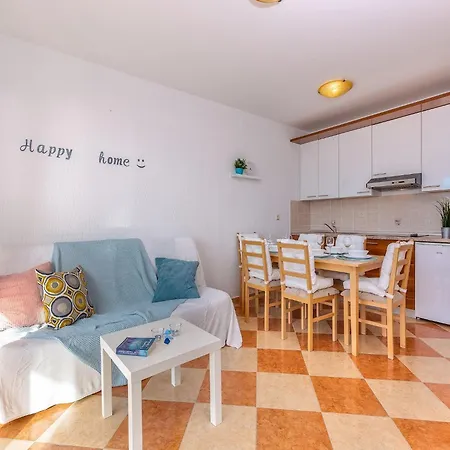 Luxurious Apartment In Kvarner By Sea, Cleaning Included Appartamento Crikvenica