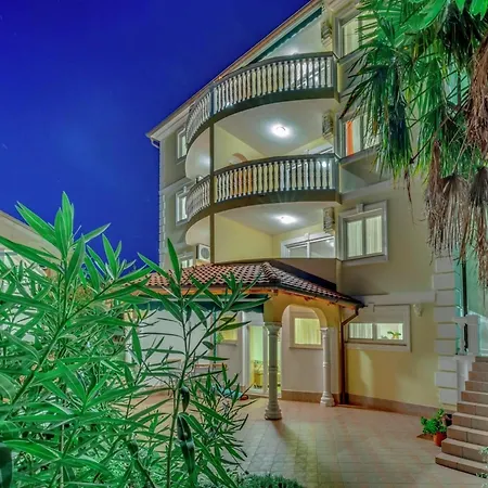 Apartman Luxurious Apartment In Kvarner By Sea, Cleaning Included